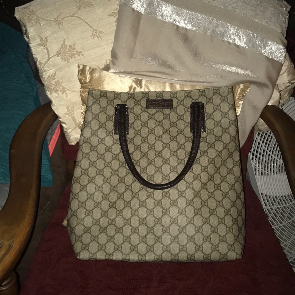 Large brown Gucci tote